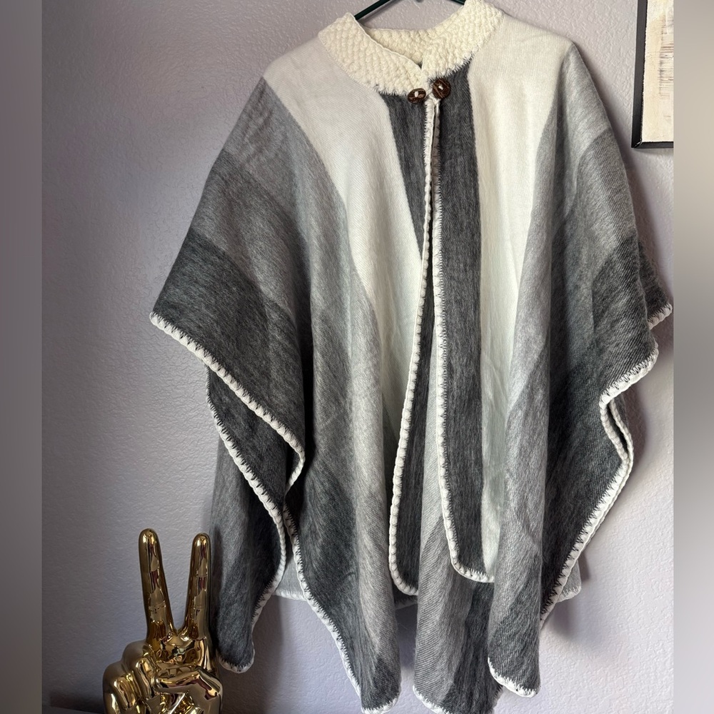 NWT Baby Alpaca Chilean Poncho Wrap Super Soft W/ Wood Button Closure.  OS